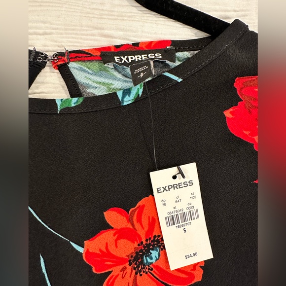 *NWT* Express Blouse - Picture 2 of 2